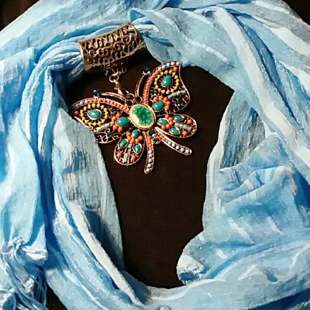 Scarf pendant and scarf